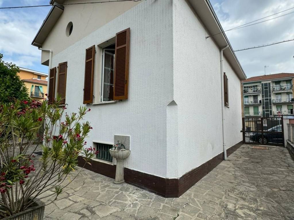 Villa a Alessandria in Via Giovanni Inverardi - Foto 2