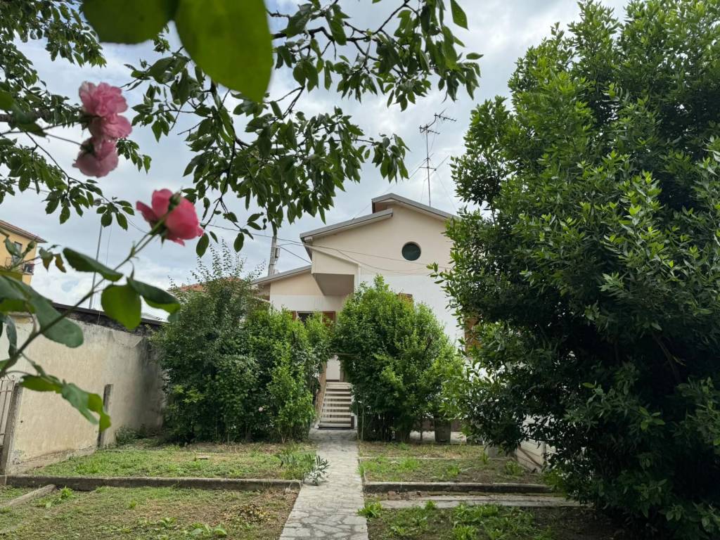 Villa a Alessandria in Via Giovanni Inverardi - Foto 3