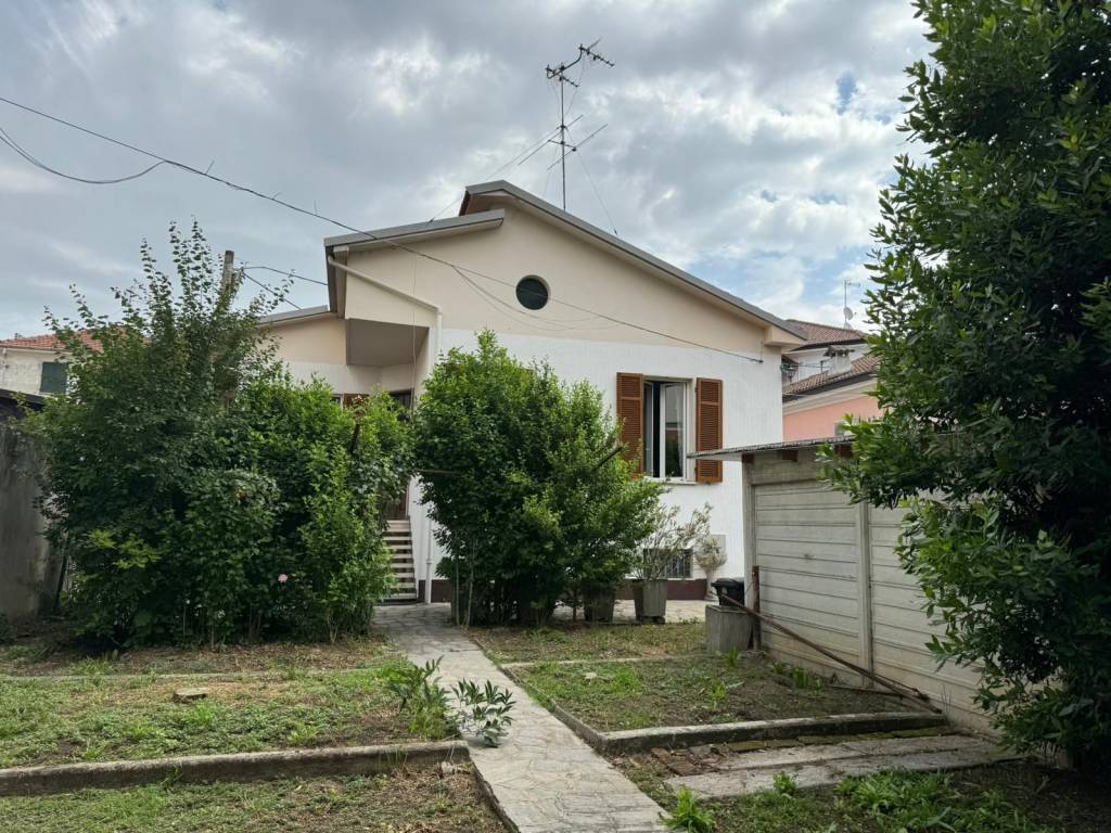 Villa a Alessandria in Via Giovanni Inverardi - Foto 4