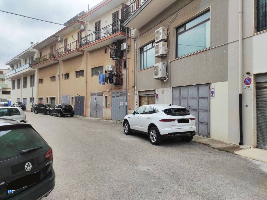 Box / garage a Fasano in Via Lauberg, 53 - Foto 3
