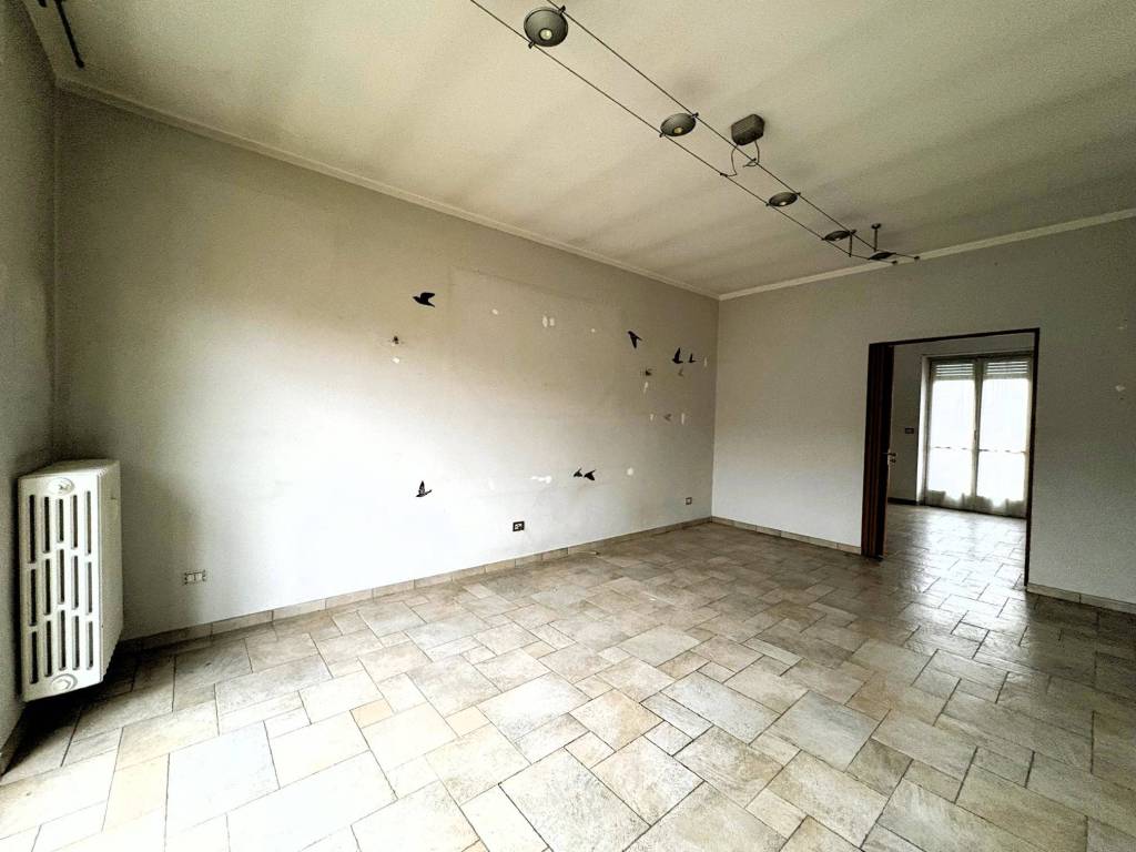 Appartamento a Chieri in Piazza Silvio Pellico, 15 - Foto 4