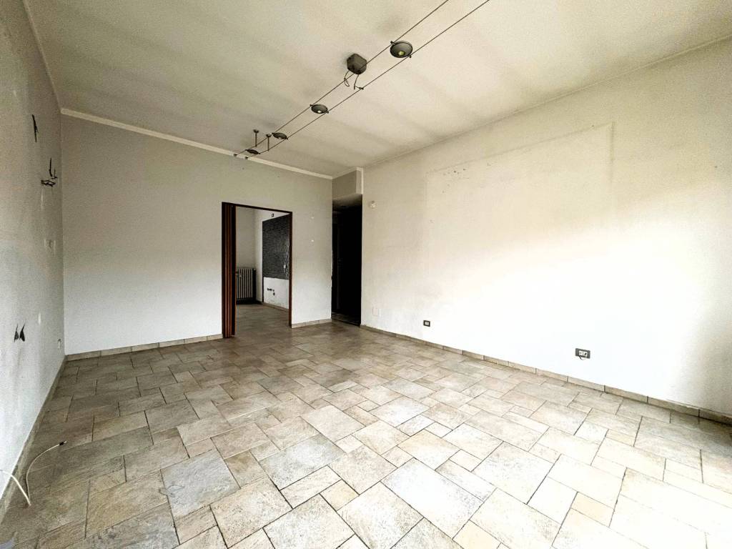 Appartamento a Chieri in Piazza Silvio Pellico, 15 - Foto 5
