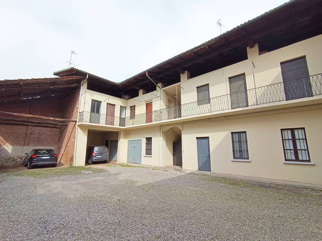 Palazzo / stabile a Borgomanero - Foto 3