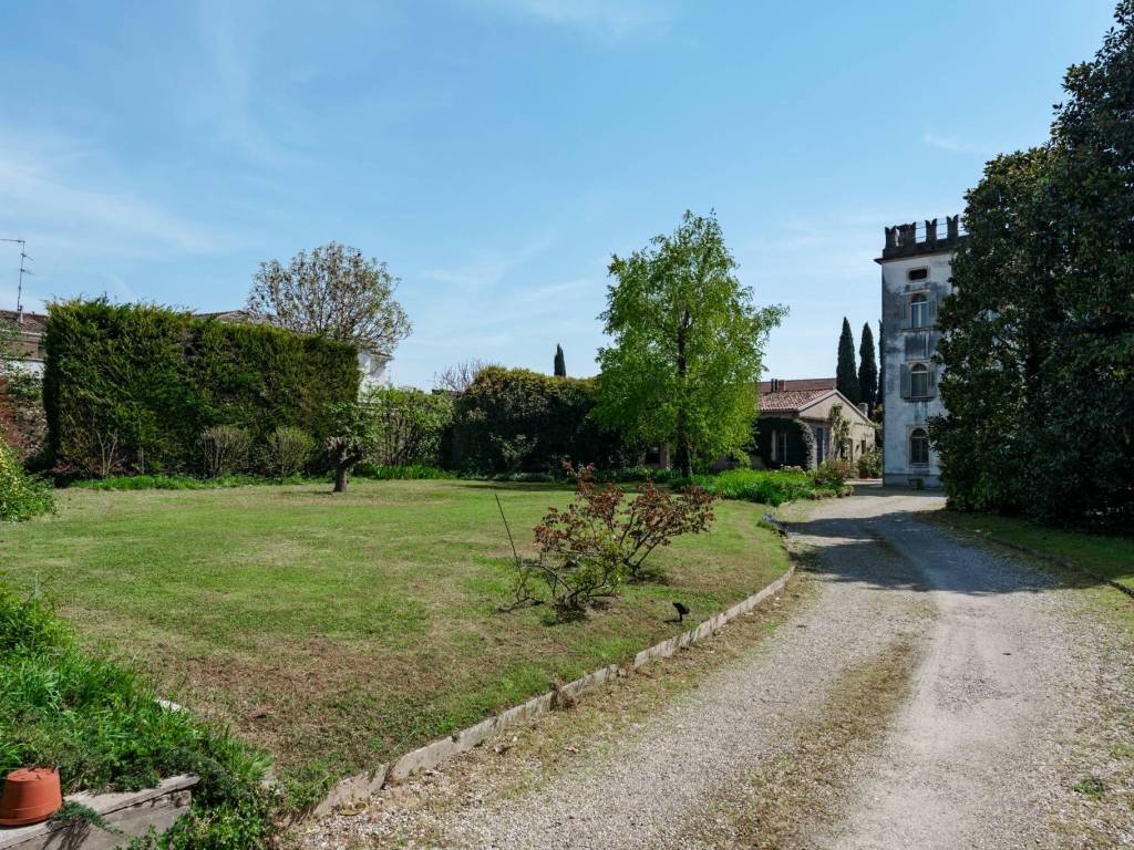 Villa a Vigasio in via montemezzi, 18 - Foto 3