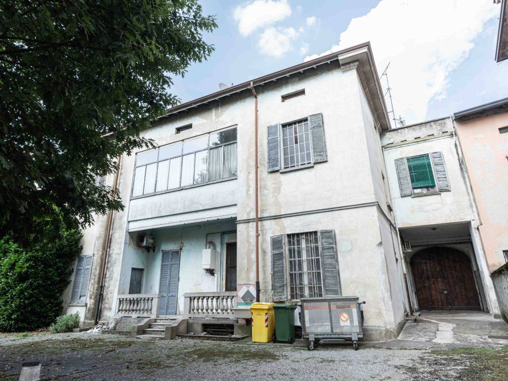 Villa a Molteno in Piazza Risorgimento - Foto 2