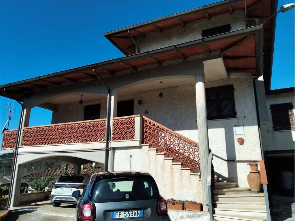 Casa indipendente a Luni in via castagno - Foto 5