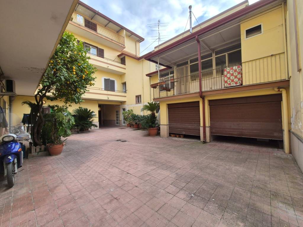 Palazzo / stabile a Orta di atella in Via Giustino Fortunato, 1 - Foto 2