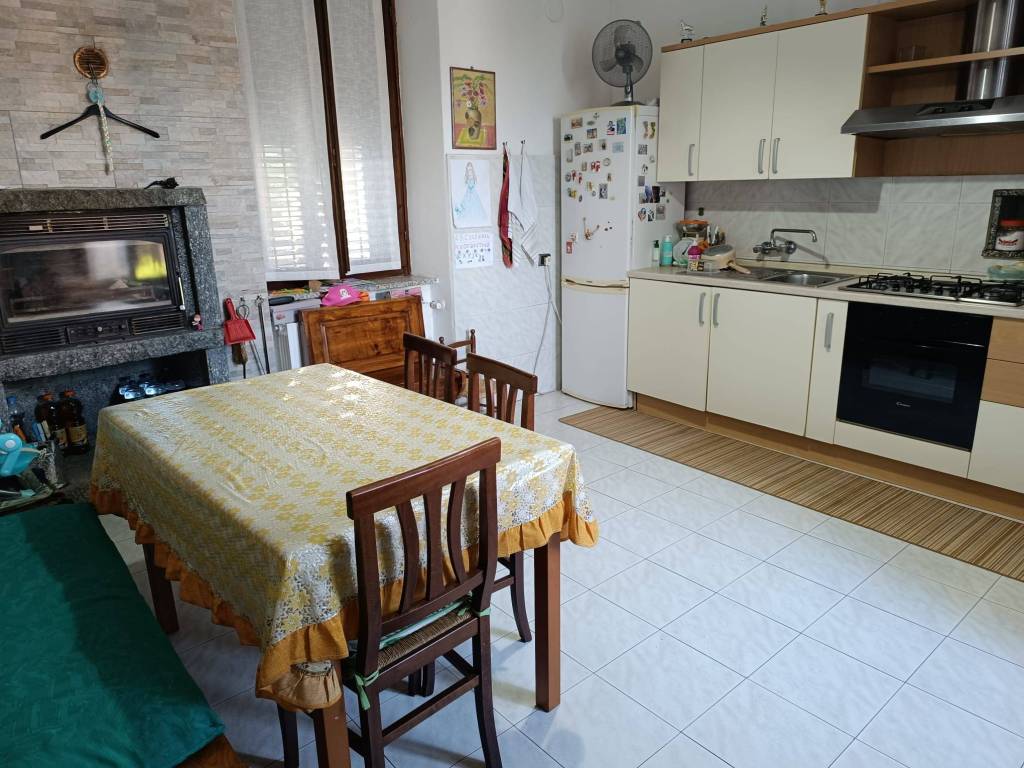 Casa indipendente a Biandronno in Via Borghi - Foto 5
