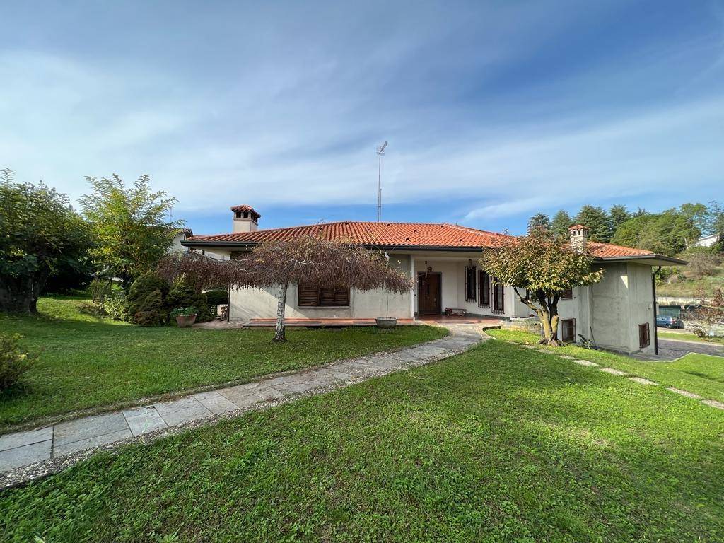 Casa indipendente a Nibionno in Via Montello, 25 - Foto 2