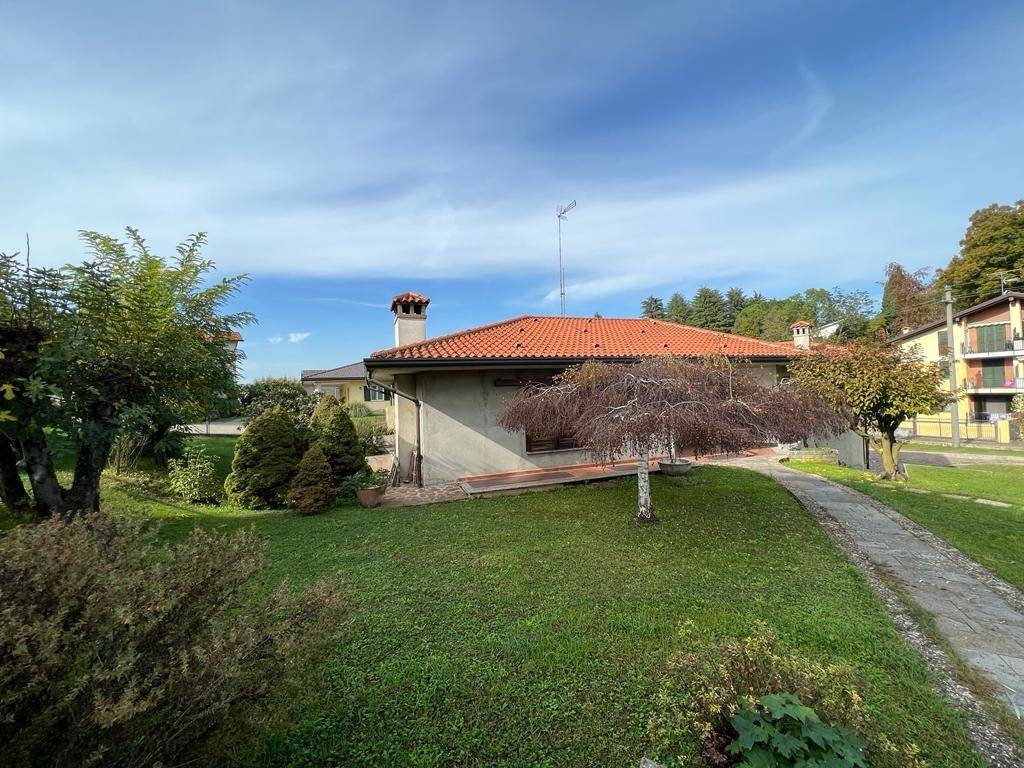 Casa indipendente a Nibionno in Via Montello, 25 - Foto 4