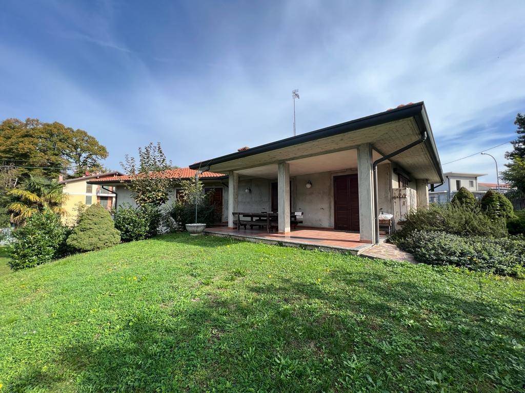 Casa indipendente a Nibionno in Via Montello, 25 - Foto 5
