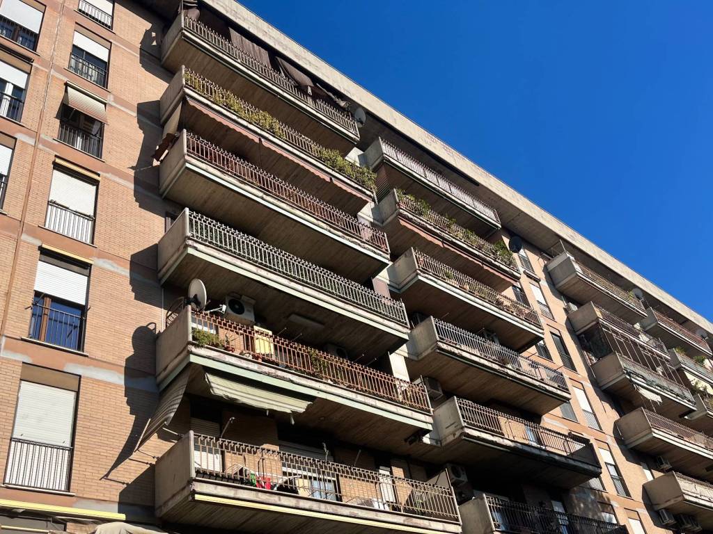 Appartamento a Roma in Viale Antonio Ciamarra, 158 - Foto 1