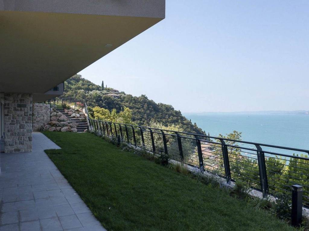 Appartamento a Torri del benaco in Via Bellini, 18 - Foto 4