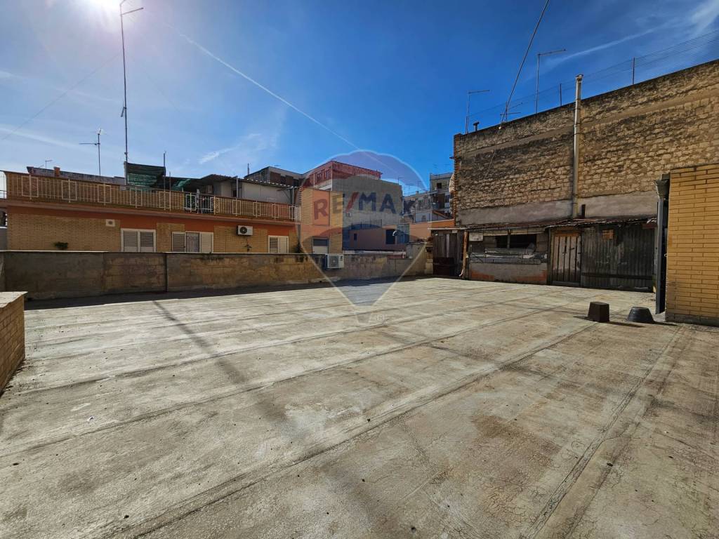 Box / garage a Lucera in Viale Augusto, 73 - Foto 3