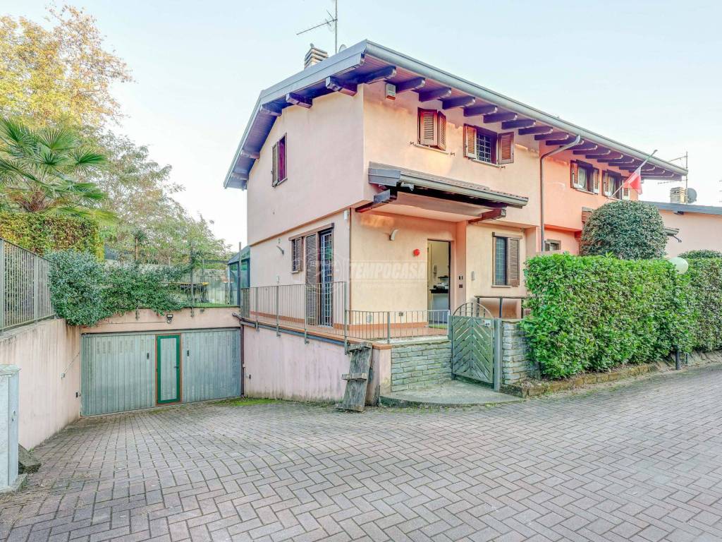 Villa a Castelletto sopra ticino in Via Oldrina - Foto 2
