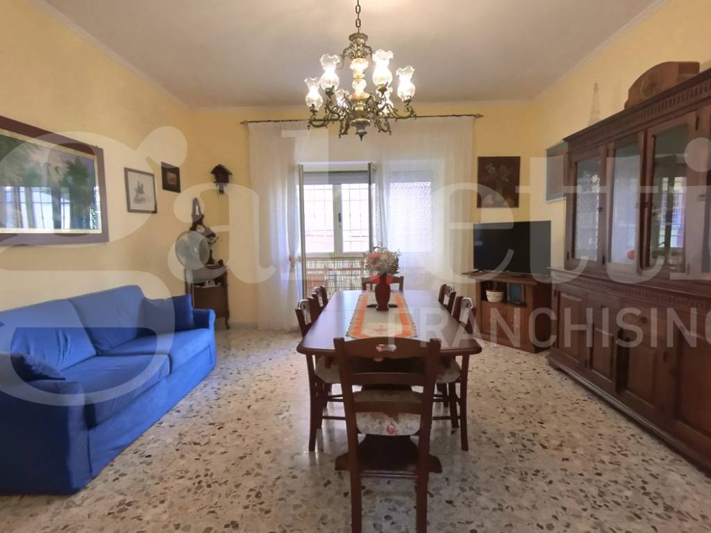 Appartamento a Aprilia in Via Montello, 53 - Foto 2