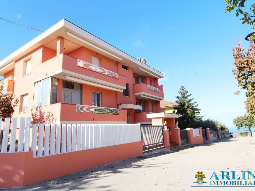 Villa a Silvi in Via Gran Sasso, 124 - Foto 3