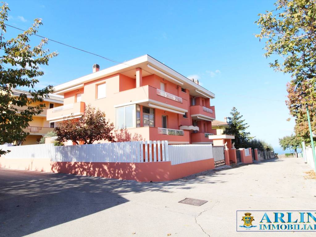 Villa a Silvi in Via Gran Sasso, 124 - Foto 4