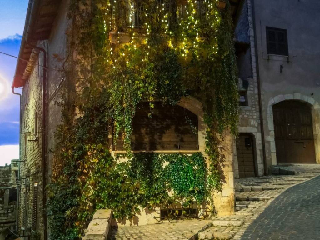 Casa indipendente a Sermoneta in Piazza del Comune, 7 - Foto 2