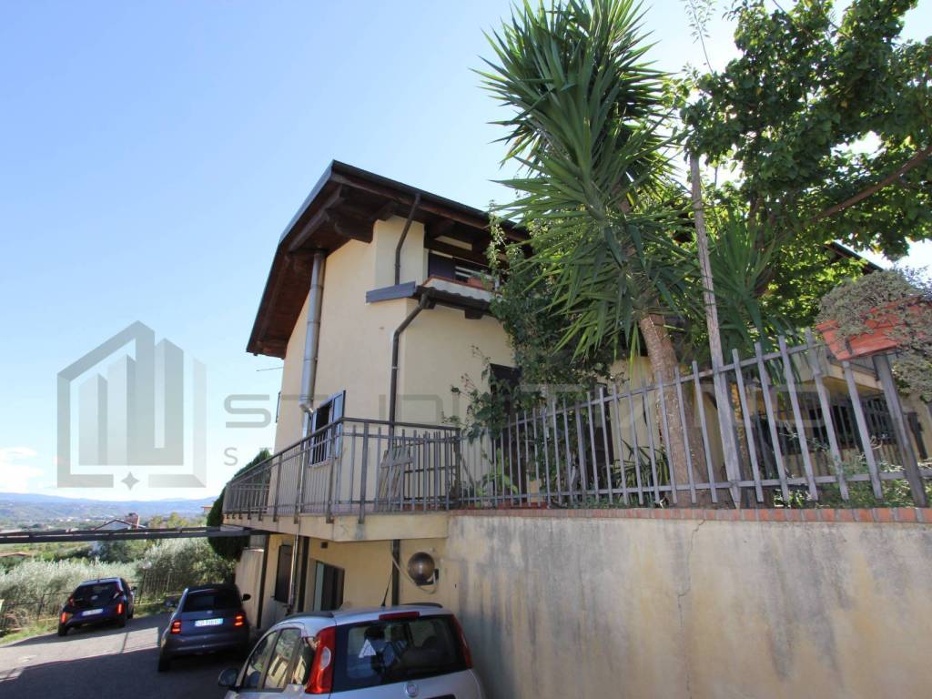 Villa a Montalto uffugo in VIA GIOVANNI MALAGODI, 25 - Foto 2