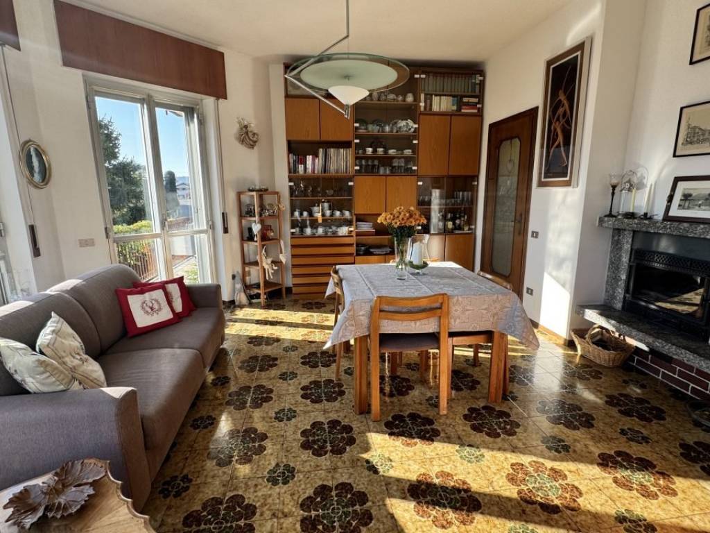 Villa a Valmadrera in Via San Carlo Borromeo - Foto 4