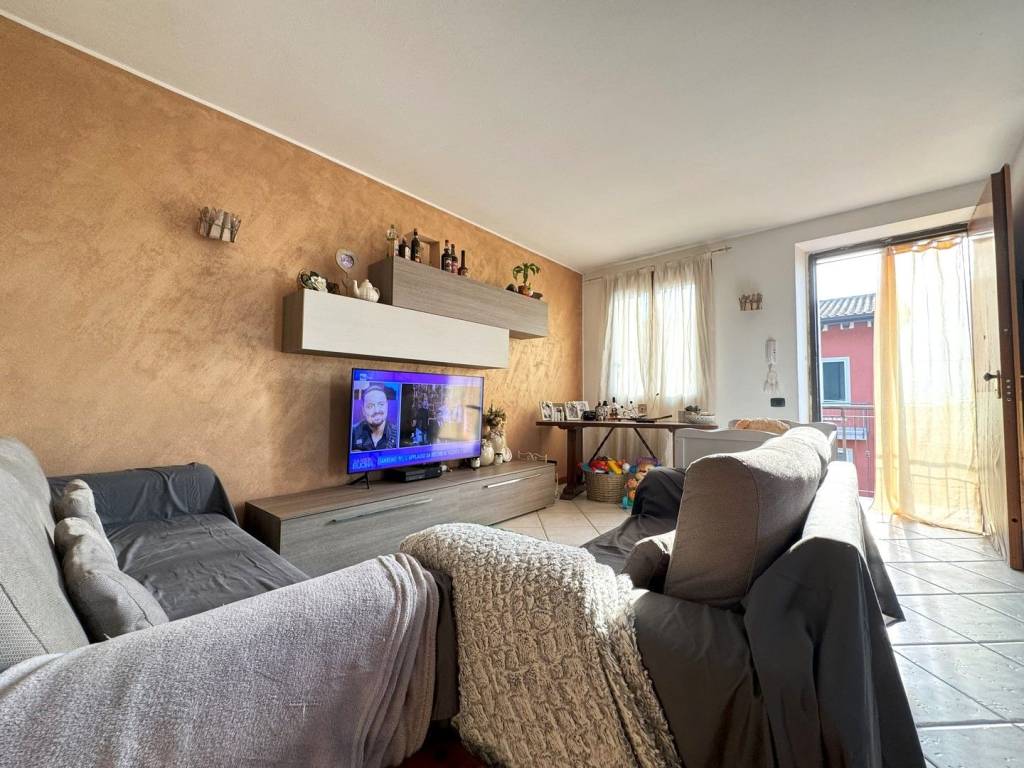 Appartamento a Roncà in Piazza Guglielmo Marconi - Foto 2