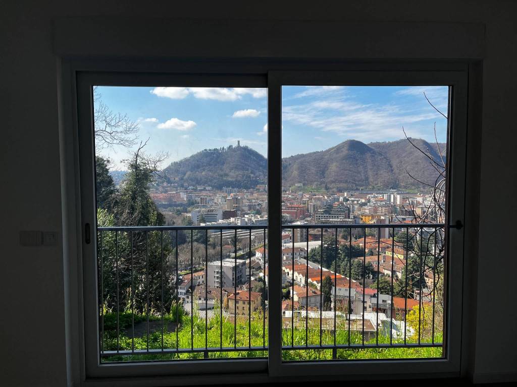 Appartamento a Como in Via per Brunate - Foto 3