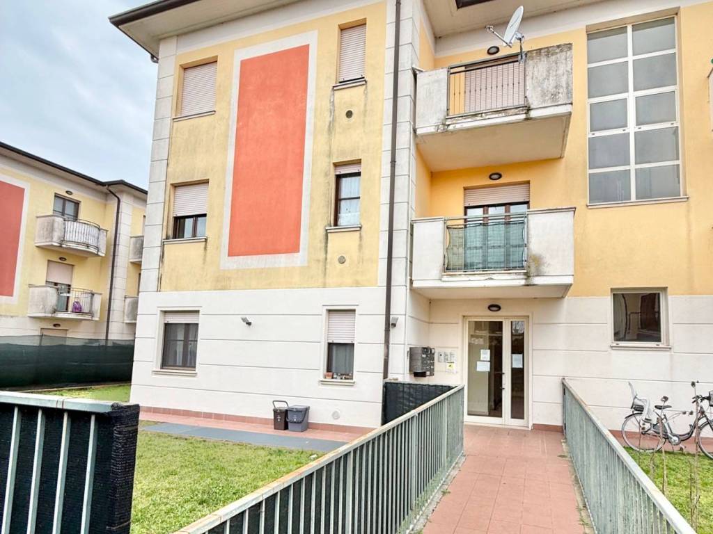 Appartamento a Mantova in Via Piero Bottoni - Foto 2