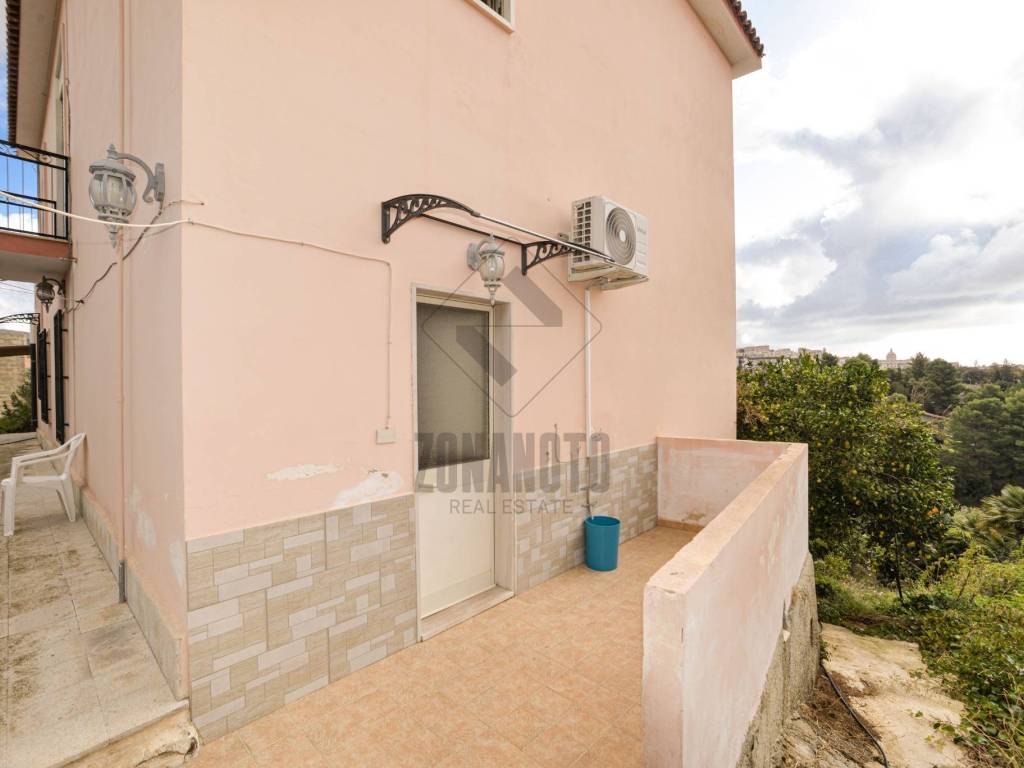 Villa a Noto in Via Salvatore Di Lorenzo, 16 - Foto 2