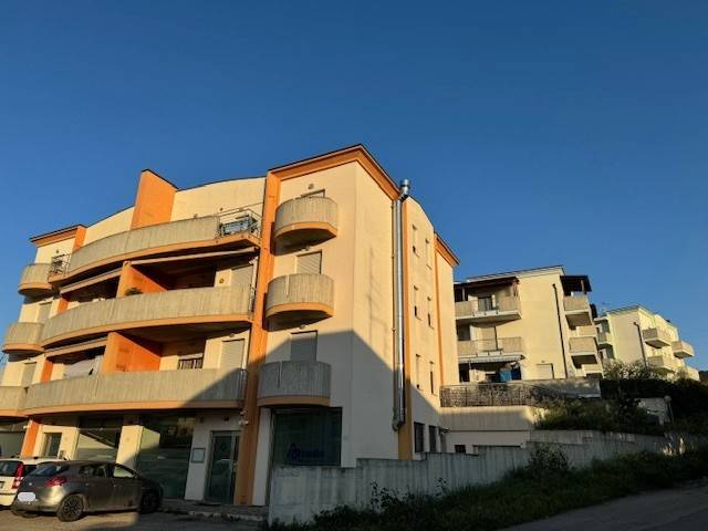 Appartamento a Montesilvano in Via San Gottardo, 17 - Foto 2