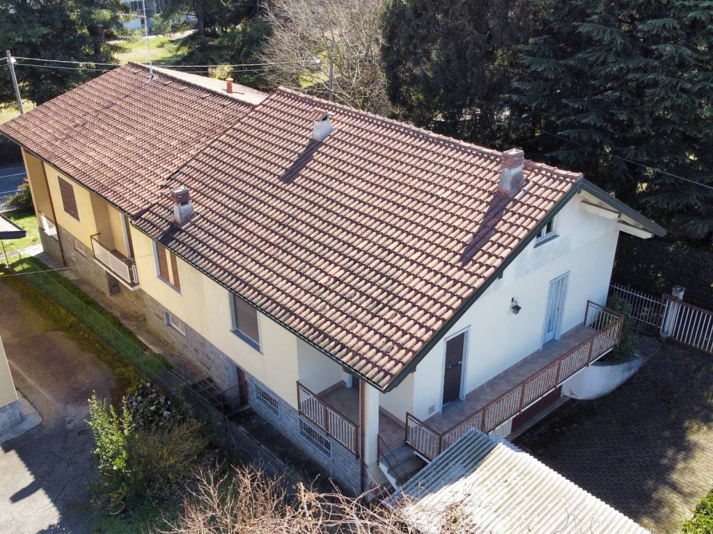 Villa a Arona in Via Generale Chinotto, 40 - Foto 2