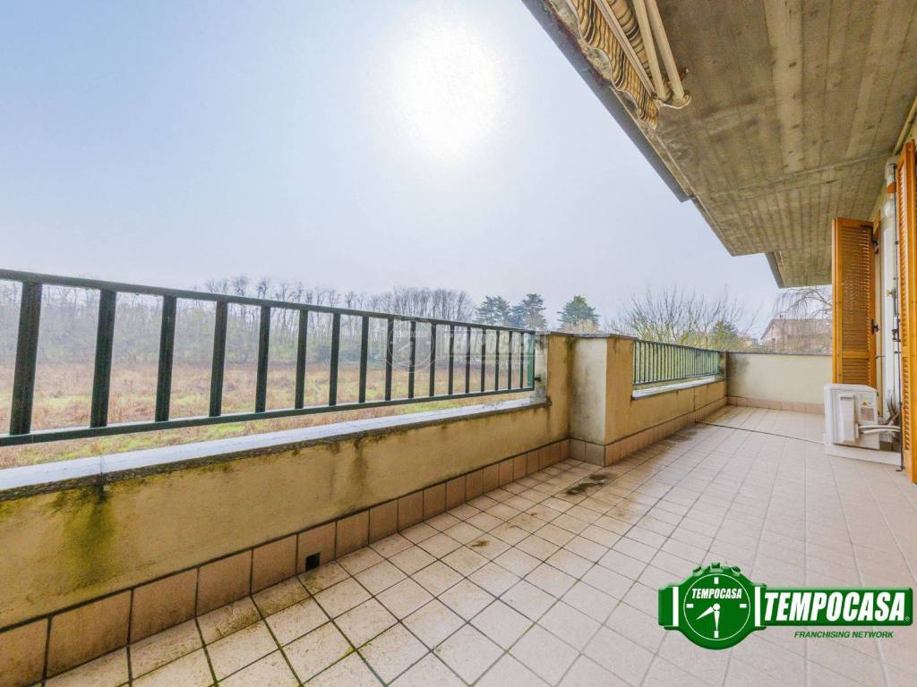 Appartamento a Valle salimbene in Via Strada Bassa - Foto 2