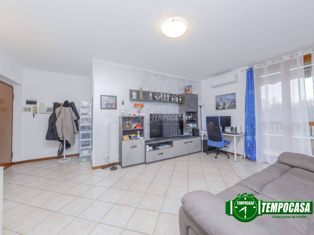 Appartamento a Valle salimbene in Via Strada Bassa - Foto 3