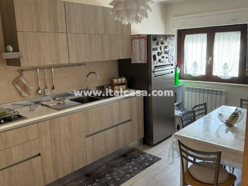 Appartamento a Crotone in via principato di monaco - Foto 2