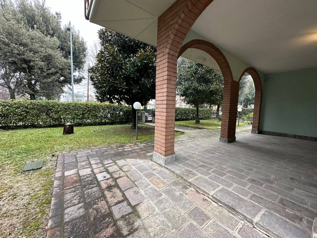 Villa a Sassuolo in Viale Arrigo Boito, 44 - Foto 2