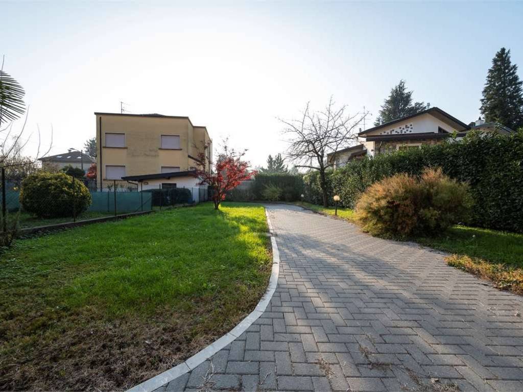 Villa a Gavirate in VIA VOLTA, 5 - Foto 3