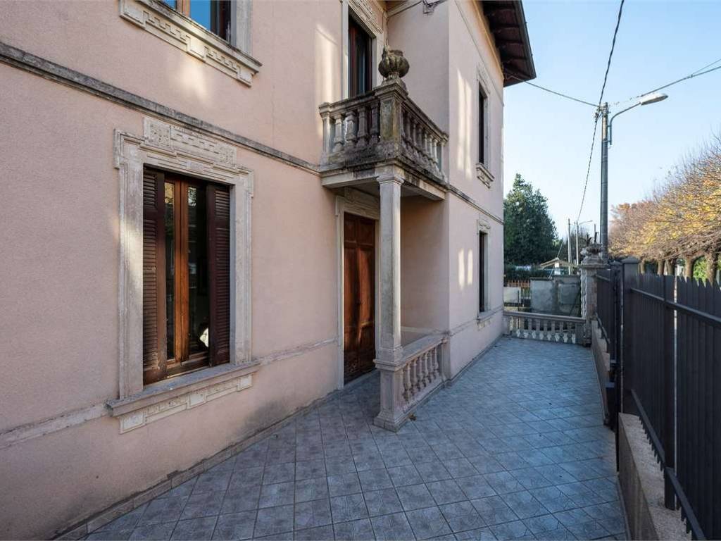 Villa a Gavirate in VIA VOLTA, 5 - Foto 4