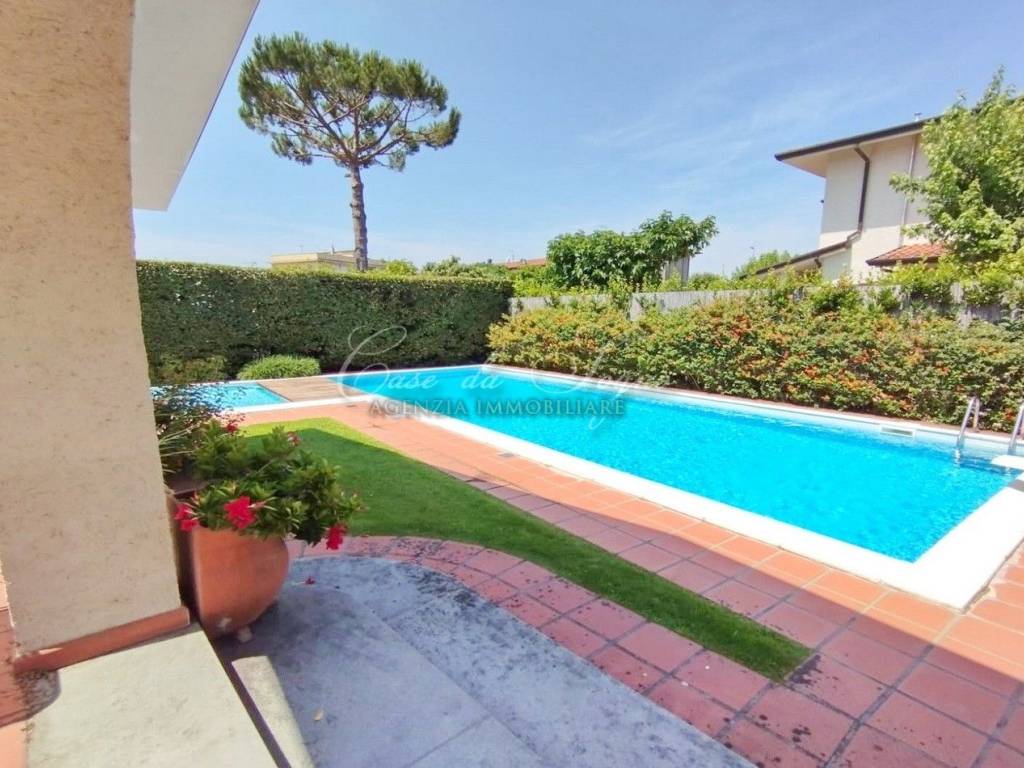 Villa a Forte dei marmi in Via degli Olmi - Foto 2