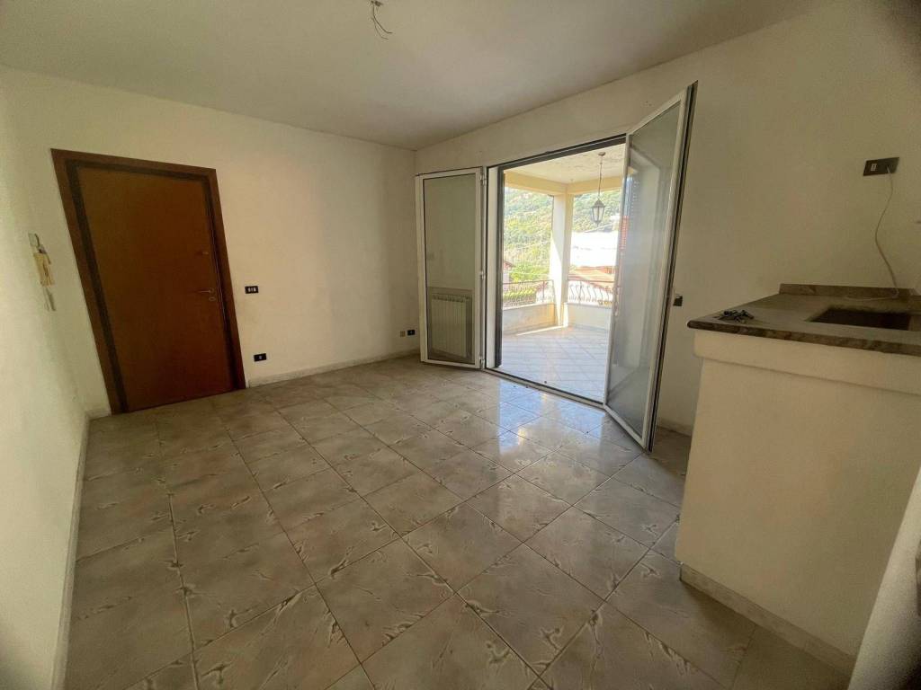 Appartamento a Ventimiglia in Via Bonsignore - Foto 4