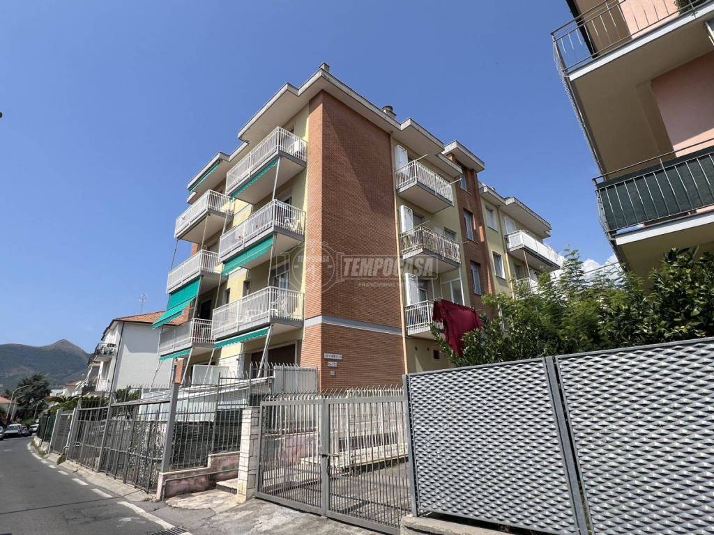Appartamento a Loano in Via Dante Alighieri 46 - Foto 2