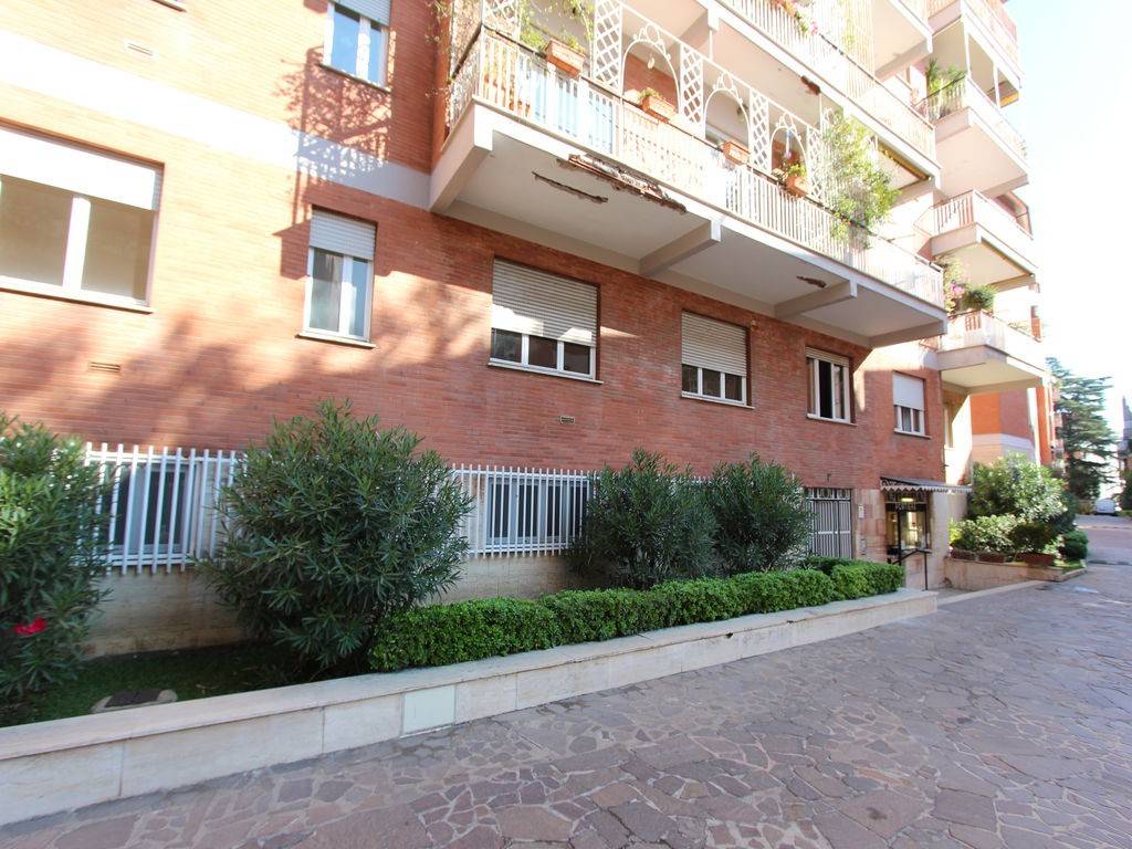 Appartamento a Roma in Via Cesare Ferrero di Cambiano, 82 - Foto 1