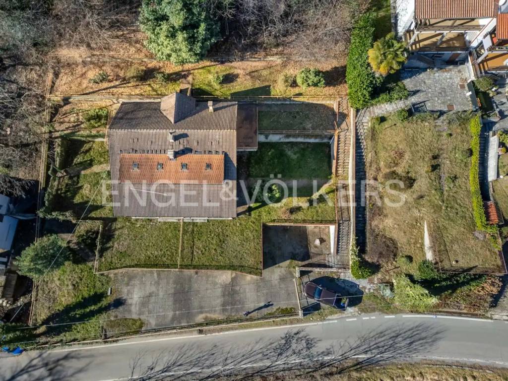Villa a Belgirate in Via per Magognino, 29 - Foto 2