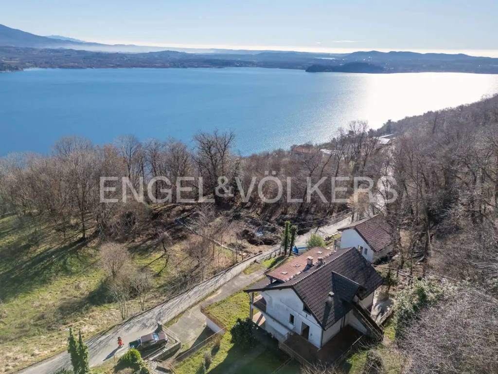 Villa a Belgirate in Via per Magognino, 29 - Foto 3