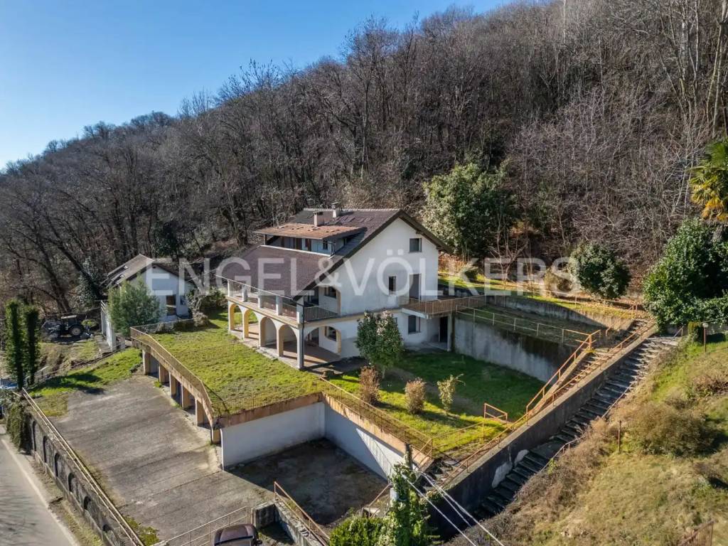Villa a Belgirate in Via per Magognino, 29 - Foto 4