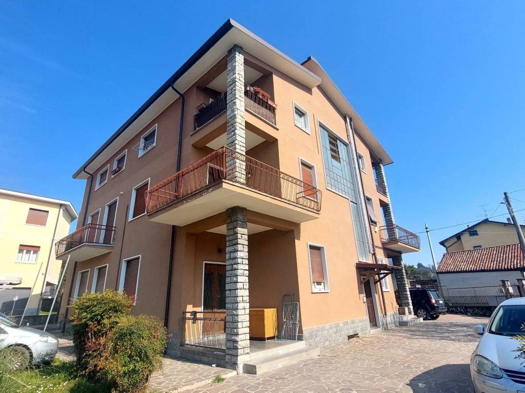Appartamento a Inverigo in Via Basilica, 1 - Foto 2