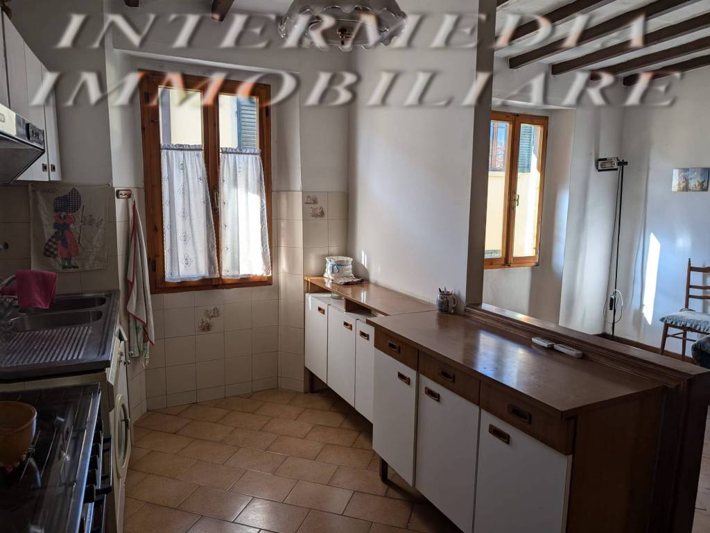 Appartamento a Montevarchi in Via Marzia - Foto 2
