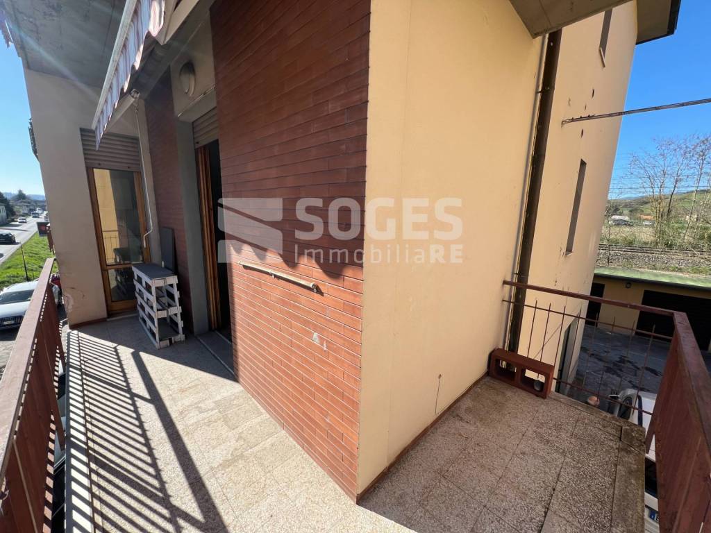 Appartamento a Montevarchi in Via Ammiraglio Burzagli - Foto 5
