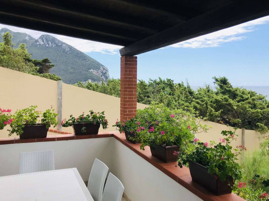 Villa a Sabaudia in Strada Lungomare Pontino, 13408 - Foto 2