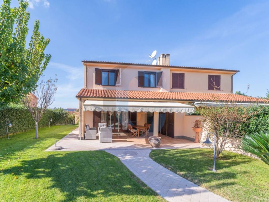 Villa a Montalto di castro in Località Torre di Maremma - Foto 3