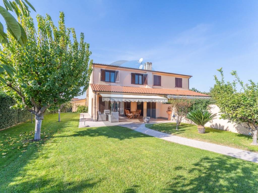 Villa a Montalto di castro in Località Torre di Maremma - Foto 4